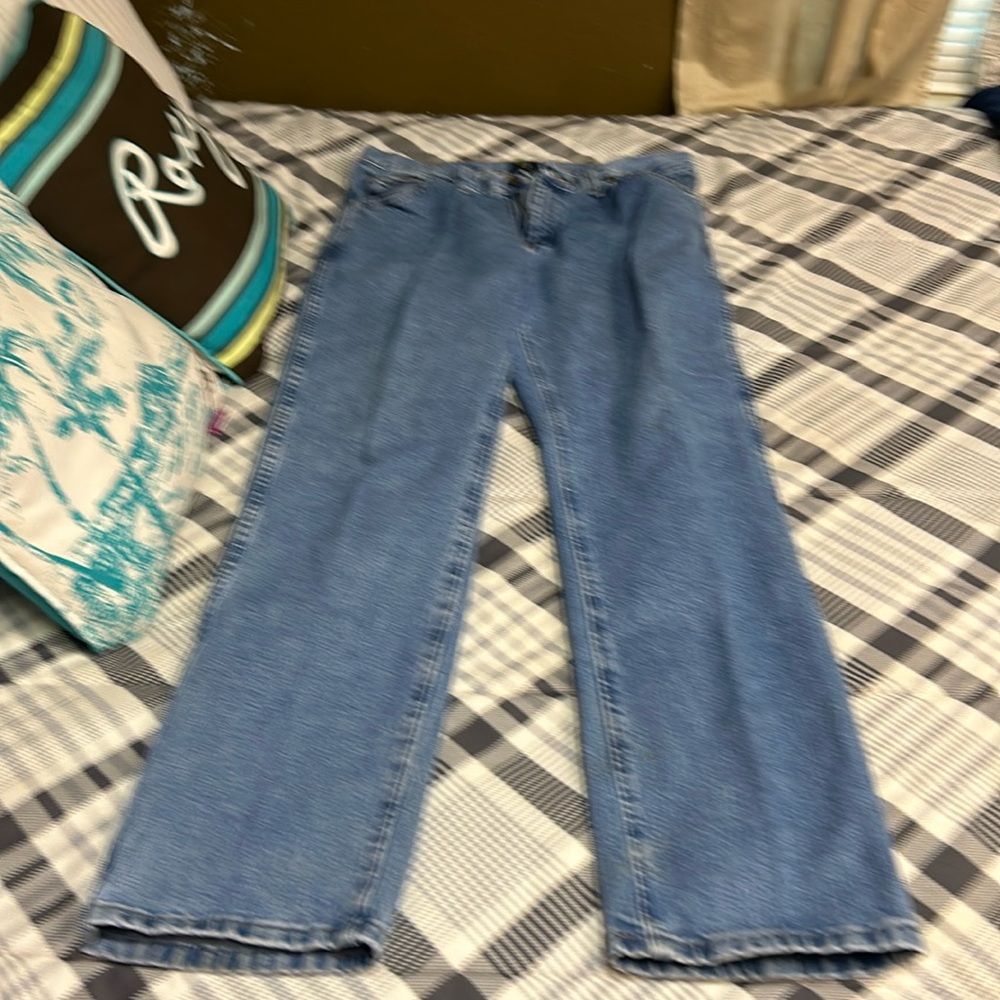Men’s wrangler jeans 47 regular fit MWZ size 35x34